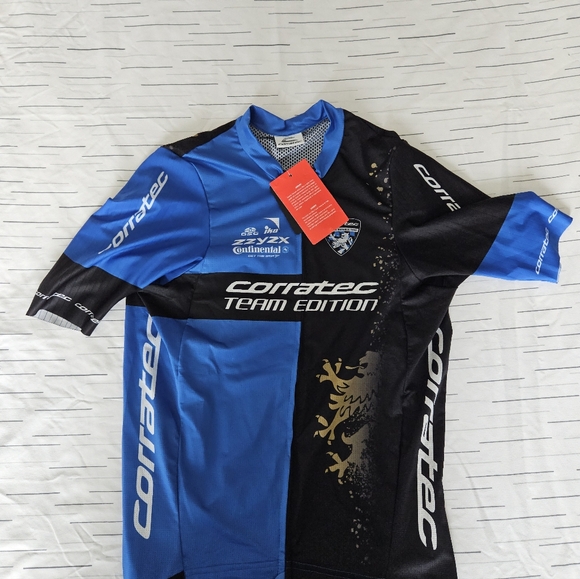 Men's cycling jersey and bib set - Picture 9 of 11